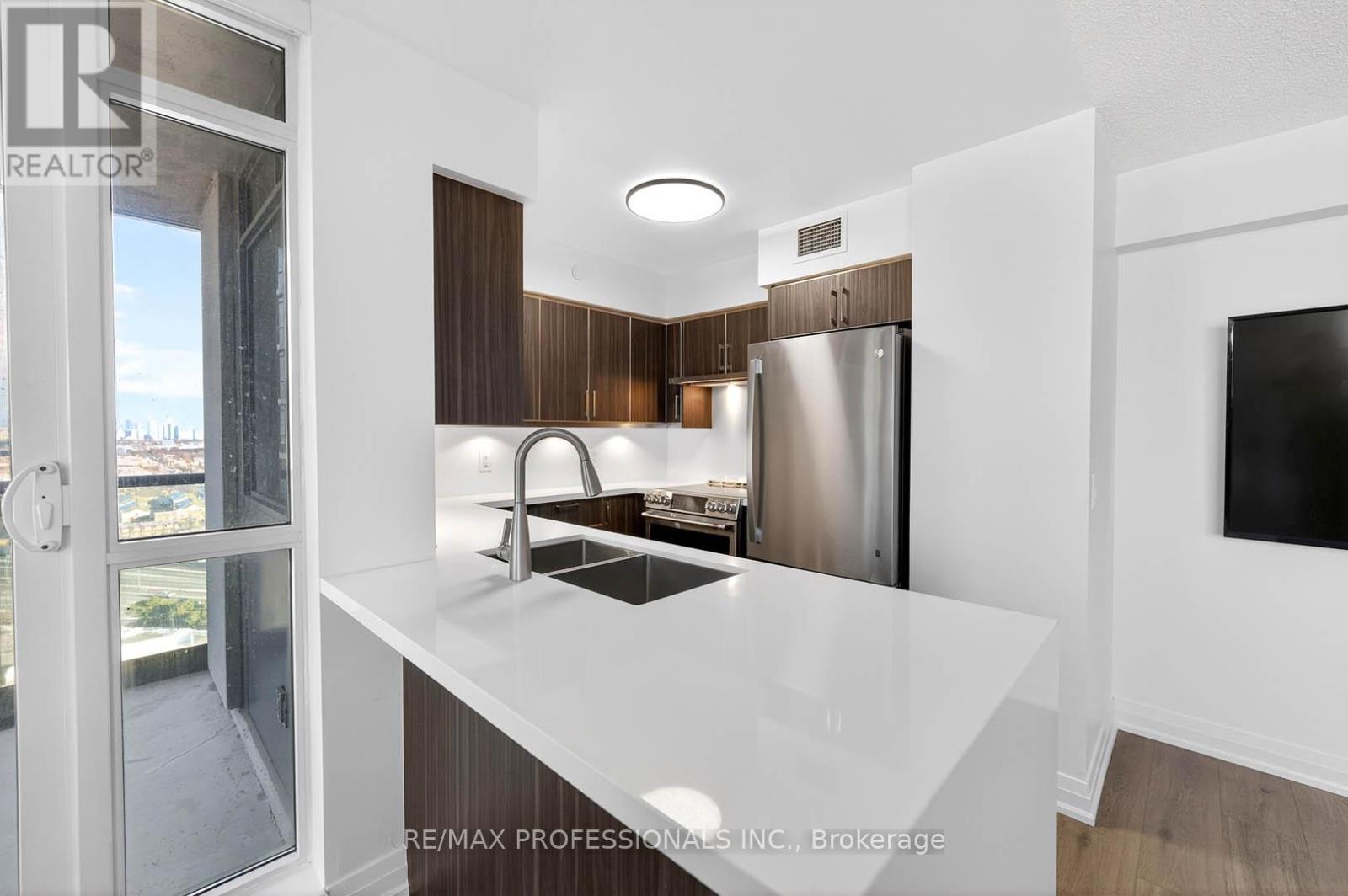 2110 - 215 Sherway Gardens Road, Toronto, Ontario  M9C 0A4 - Photo 12 - W12944582