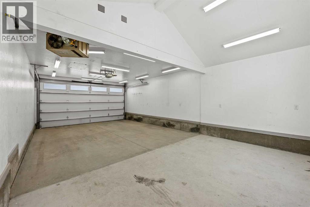 1082 Panatella Boulevard Nw, Calgary, Alberta  T3K 0L2 - Photo 38 - A2293486