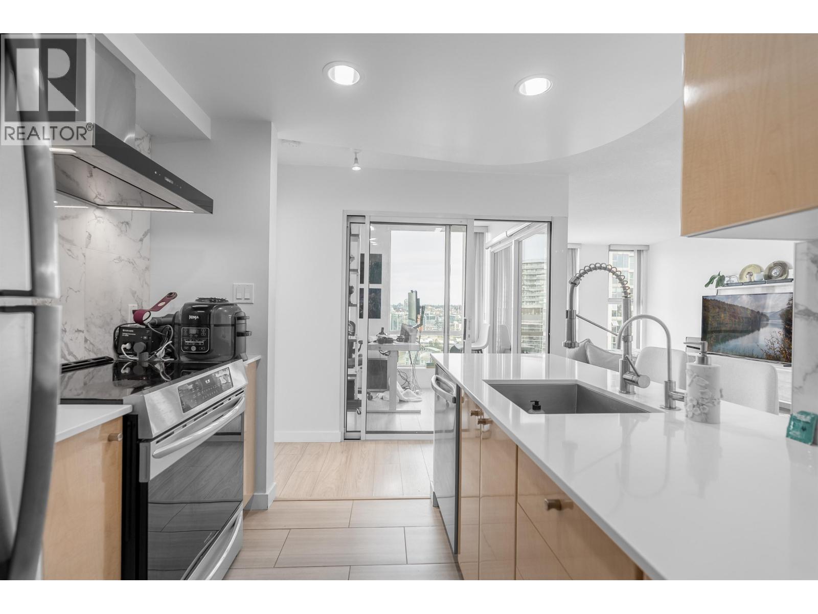 2605 1008 Cambie Street, Vancouver, British Columbia  V6B 6J7 - Photo 10 - R3105033