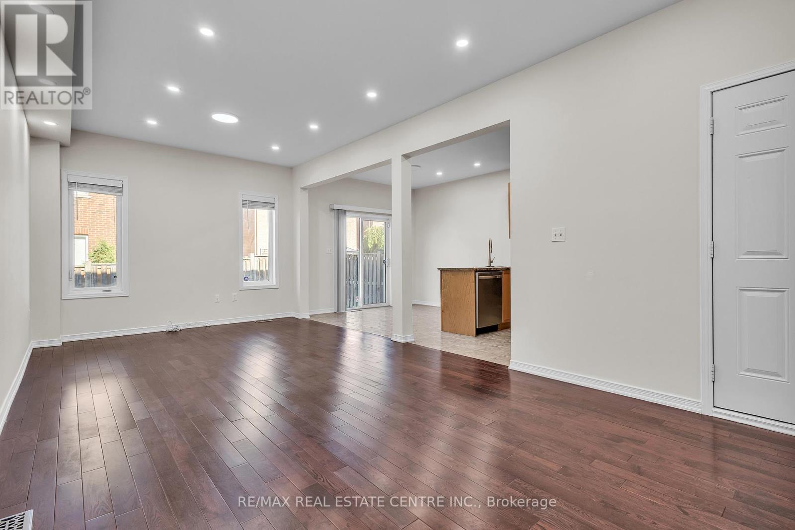 86 Glendarling Crescent, Hamilton, Ontario  L8E 0B1 - Photo 8 - X12944156