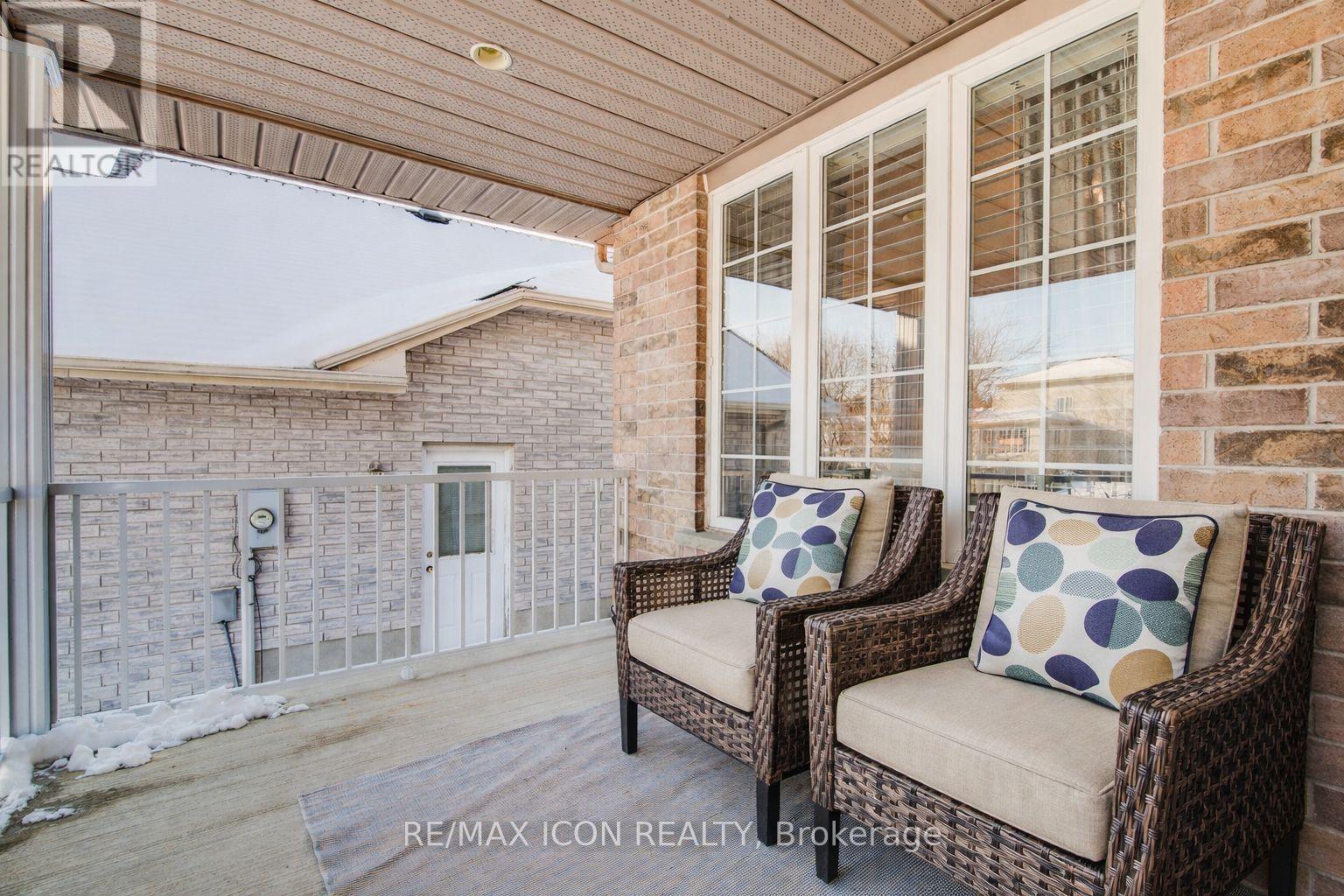 84 Endeavour Drive, Cambridge, Ontario  N3C 4C2 - Photo 3 - X12944164