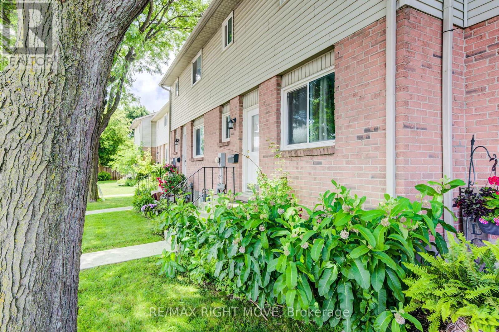 3 - 486 Springbank Avenue N, Woodstock, Ontario  N4T 1K8 - Photo 2 - X12944266