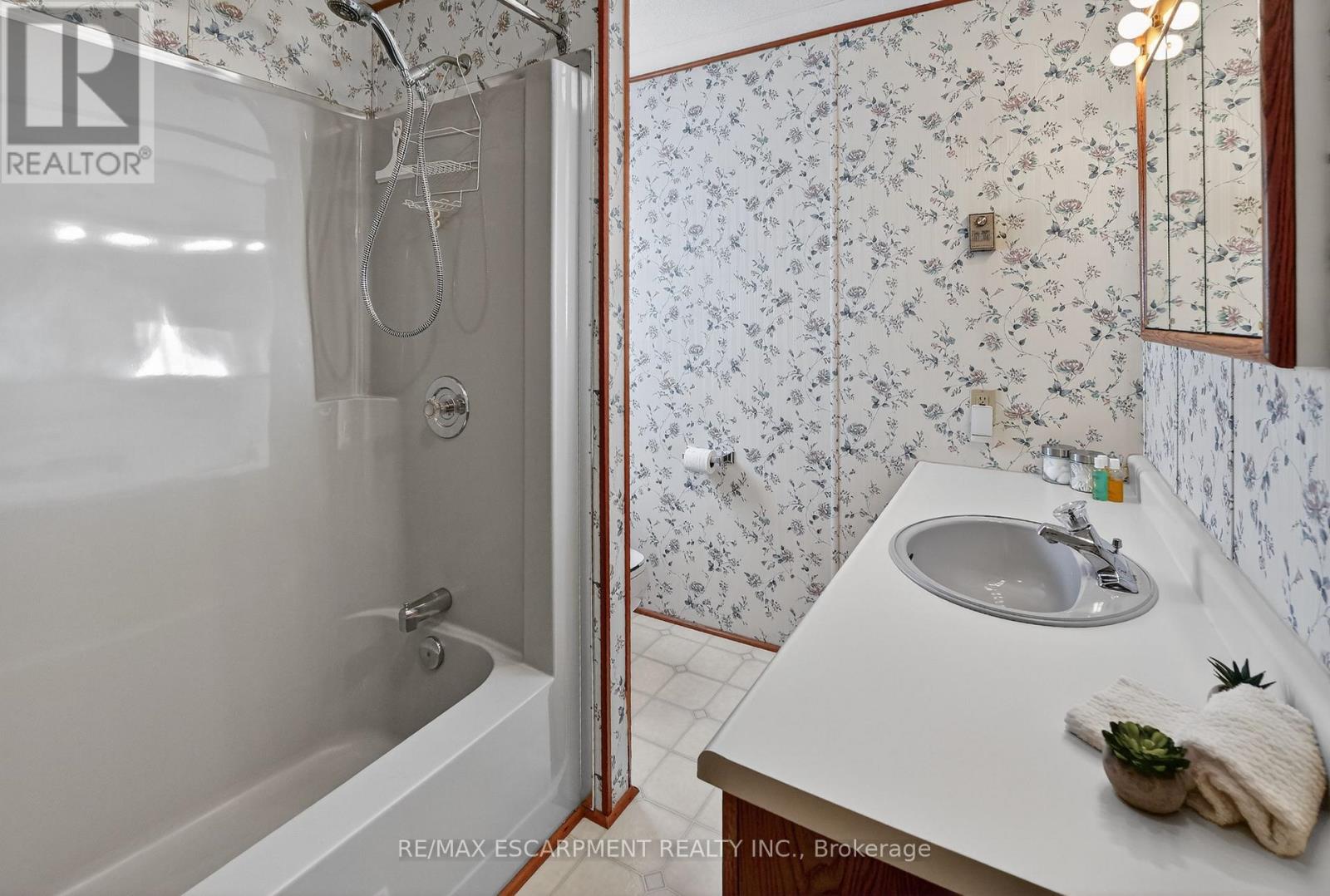 82 - 3033 Townline Road, Fort Erie (Black Creek), Ontario  L0S 1S1 - Photo 19 - X12944338