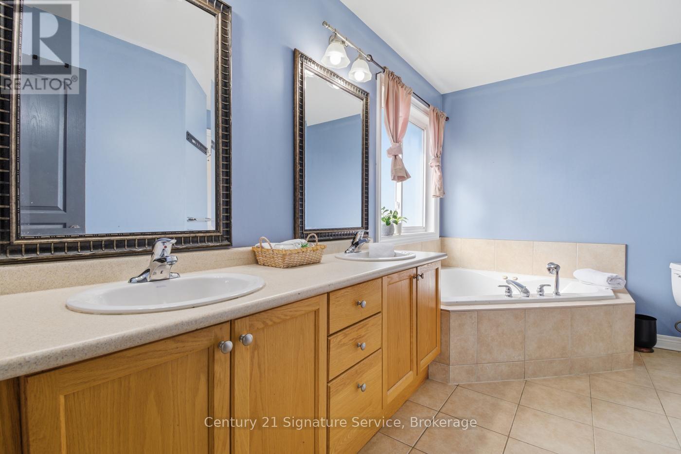 654 Brian Street, Fort Erie (Crescent Park), Ontario  L2A 6W2 - Photo 29 - X12944348