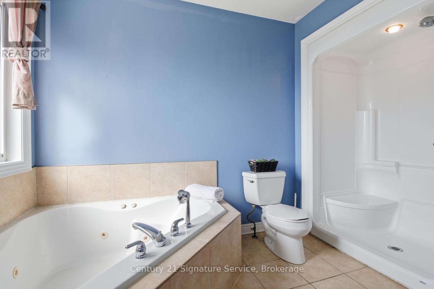 654 Brian Street, Fort Erie (Crescent Park), Ontario  L2A 6W2 - Photo 30 - X12944348