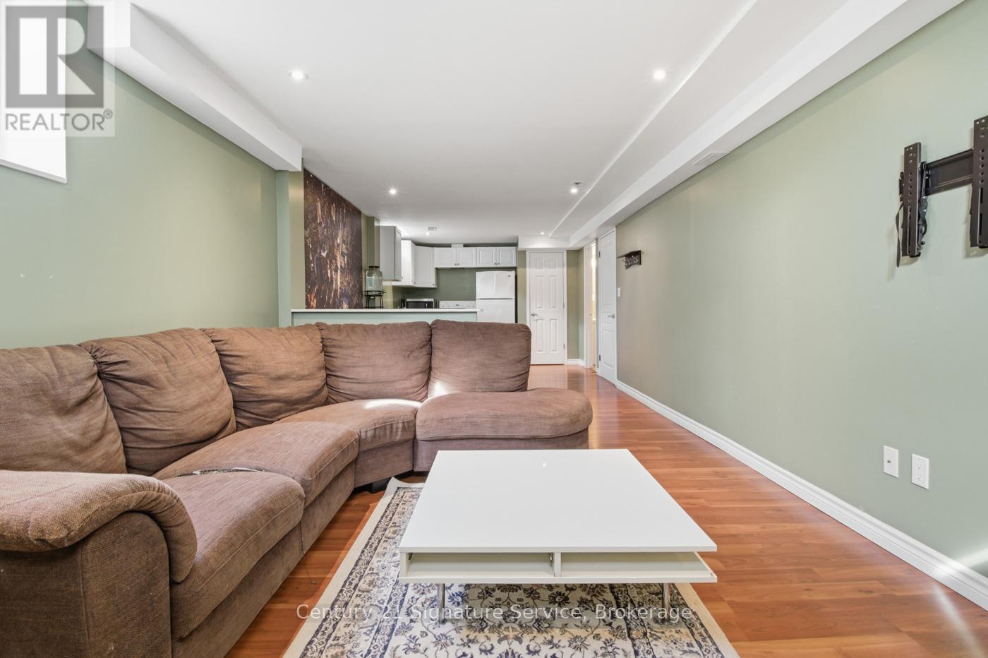 654 Brian Street, Fort Erie (Crescent Park), Ontario  L2A 6W2 - Photo 32 - X12944348