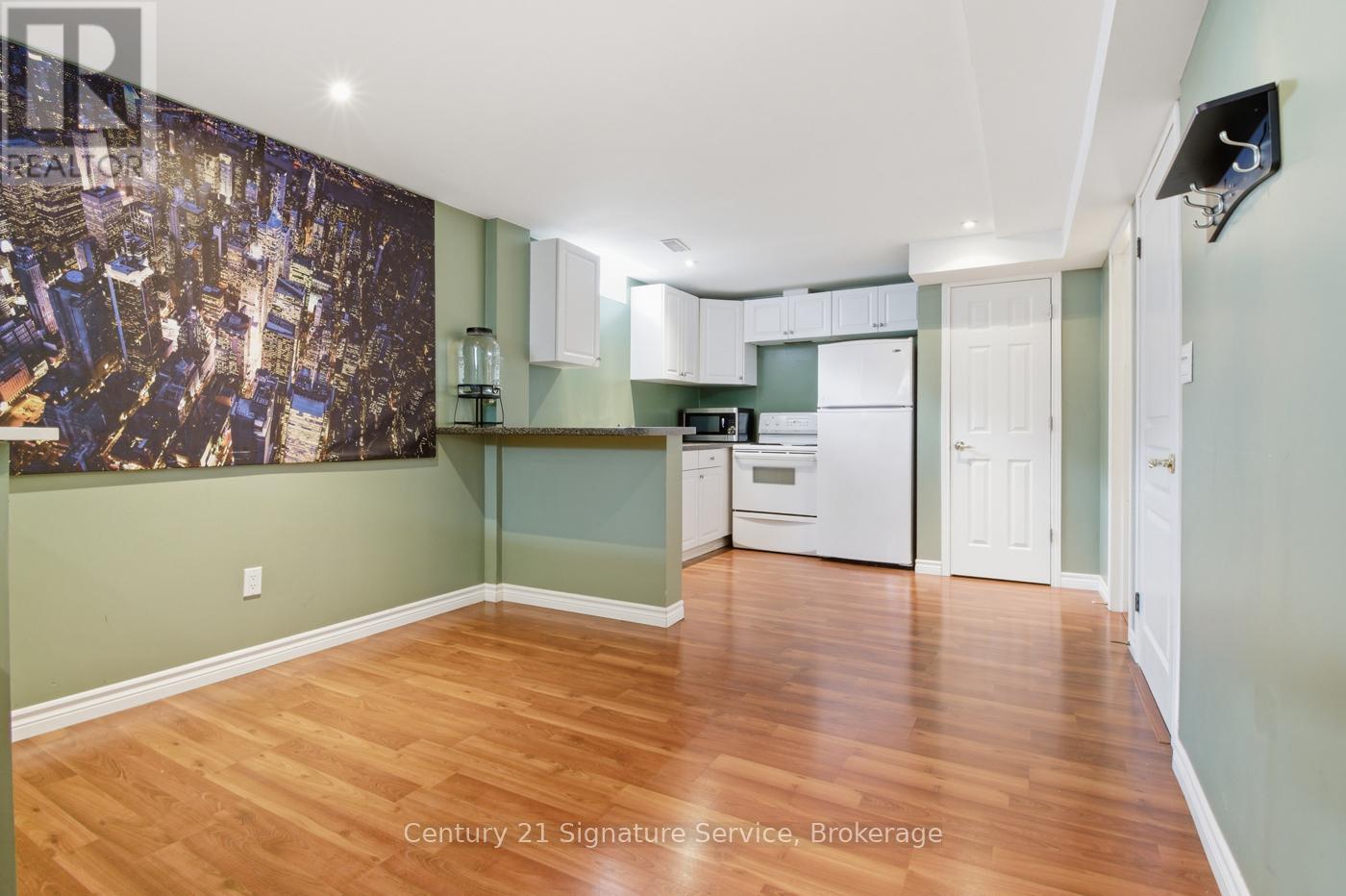 654 Brian Street, Fort Erie (Crescent Park), Ontario  L2A 6W2 - Photo 33 - X12944348