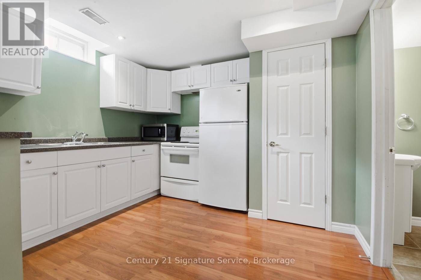 654 Brian Street, Fort Erie (Crescent Park), Ontario  L2A 6W2 - Photo 35 - X12944348