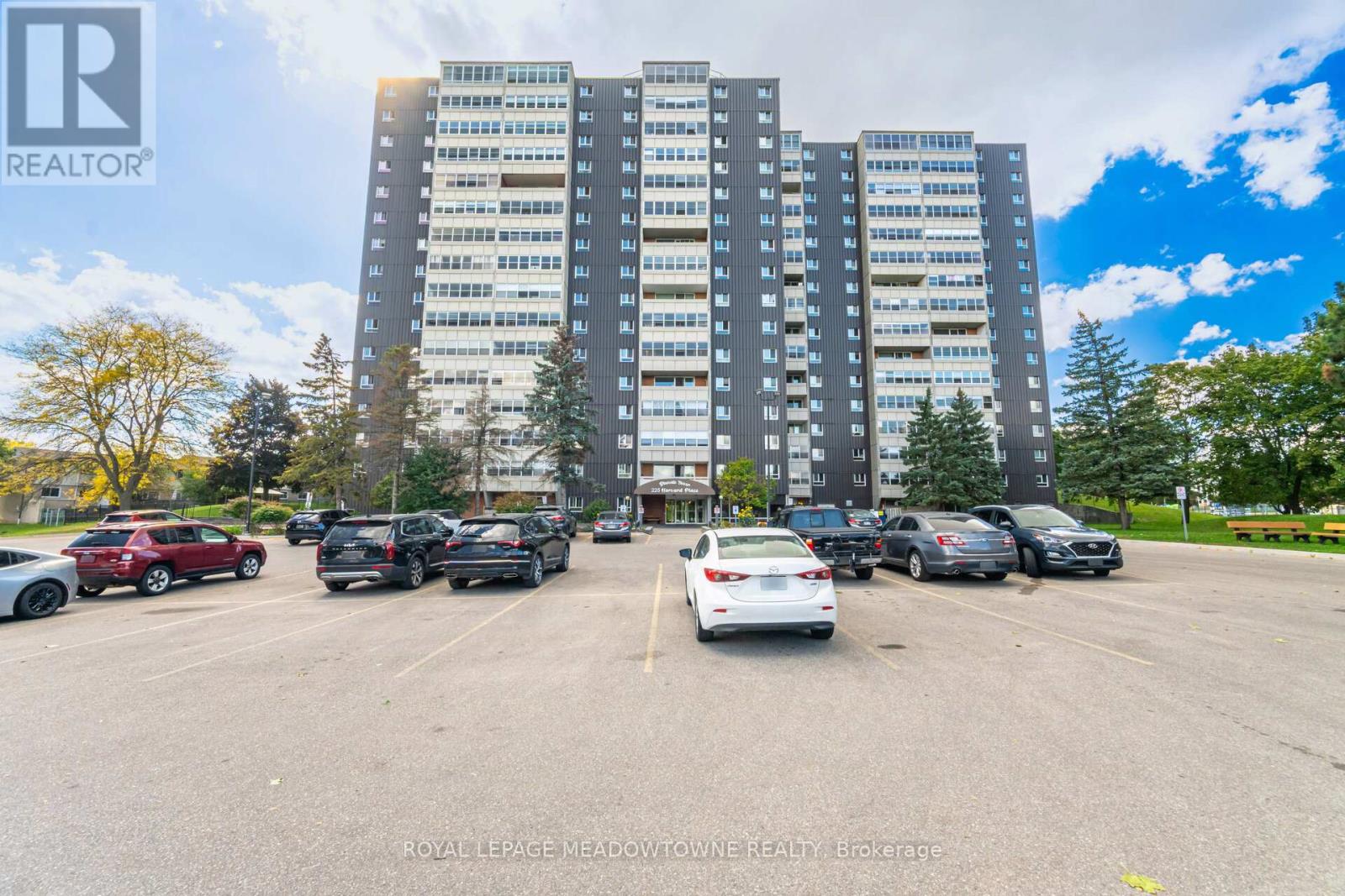 804 - 225 Harvard Place, Waterloo, Ontario  N2J 4H4 - Photo 1 - X12944382