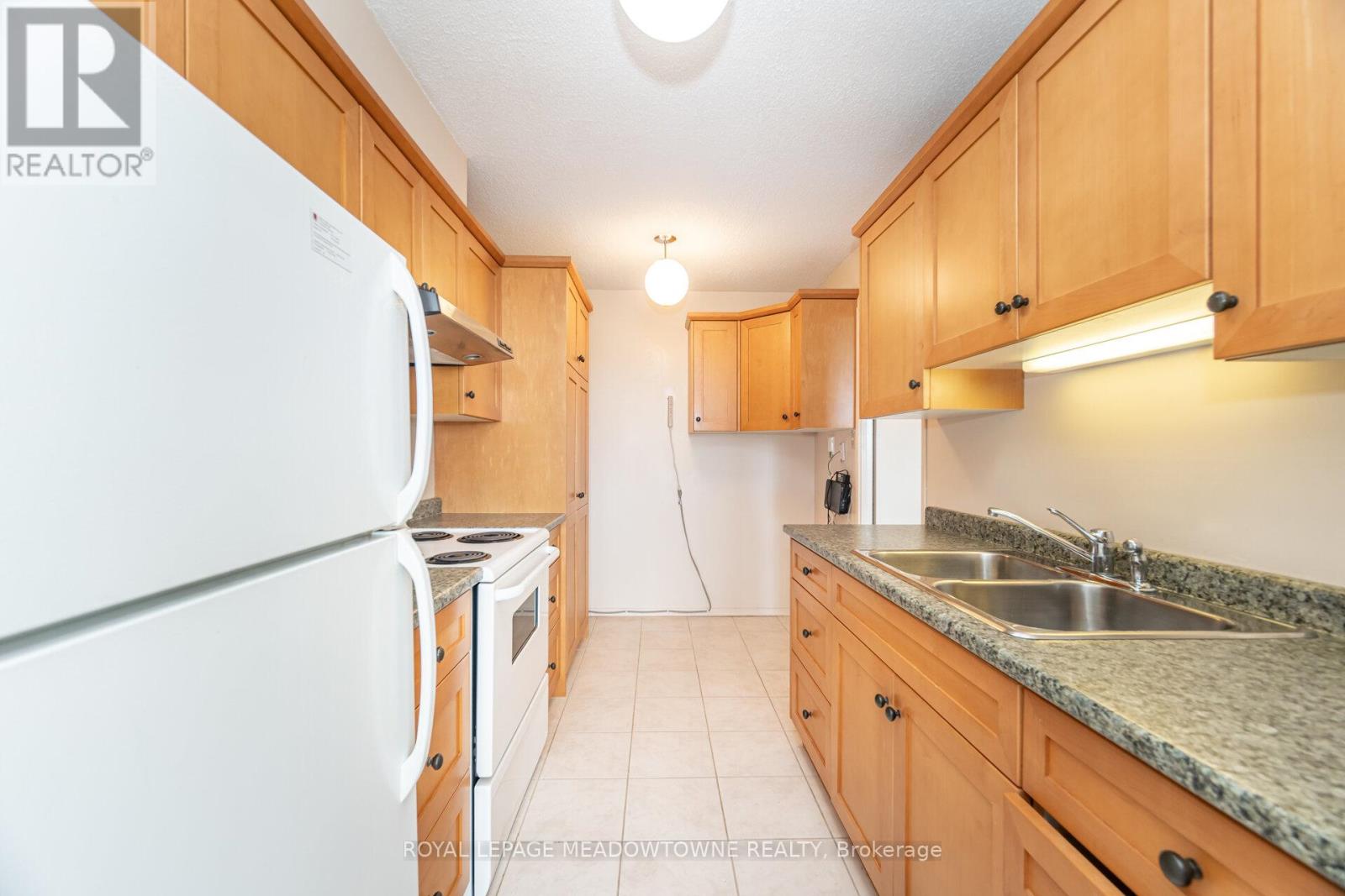 804 - 225 Harvard Place, Waterloo, Ontario  N2J 4H4 - Photo 15 - X12944382