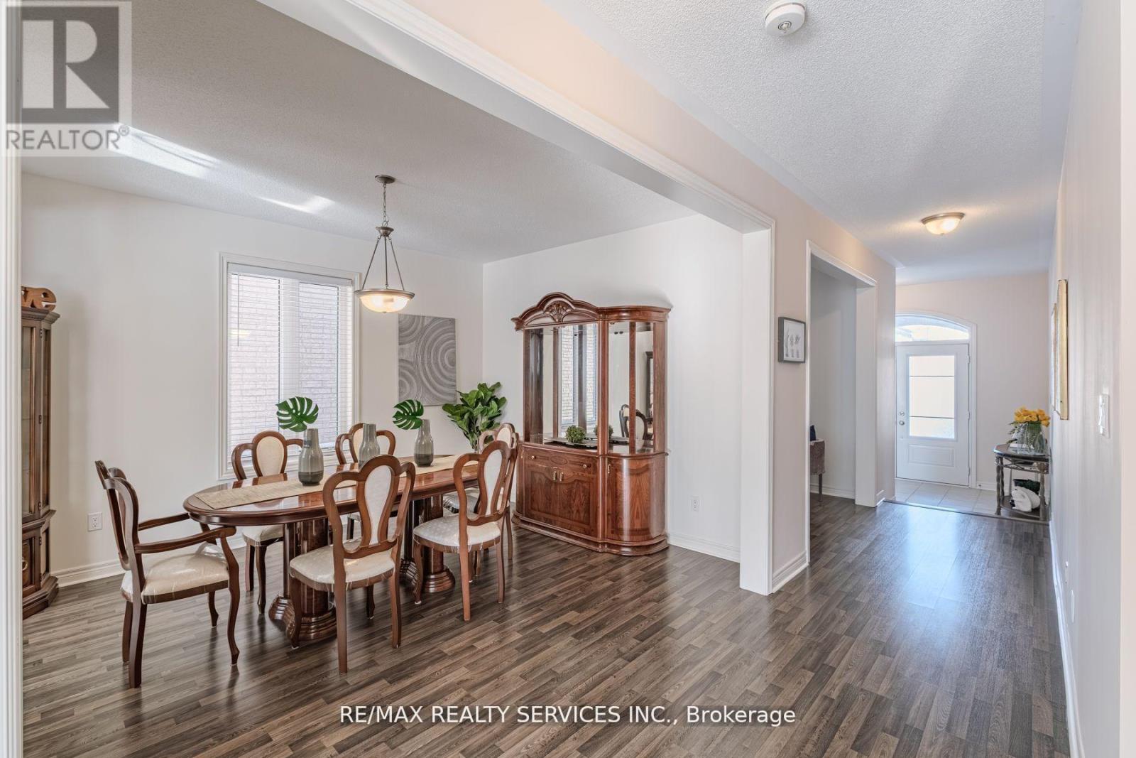 12 Oldham Avenue, Brant, Ontario  N3L 0G7 - Photo 11 - X12944402