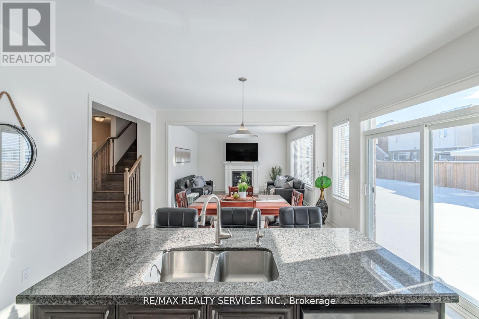 12 Oldham Avenue, Brant, Ontario  N3L 0G7 - Photo 23 - X12944402