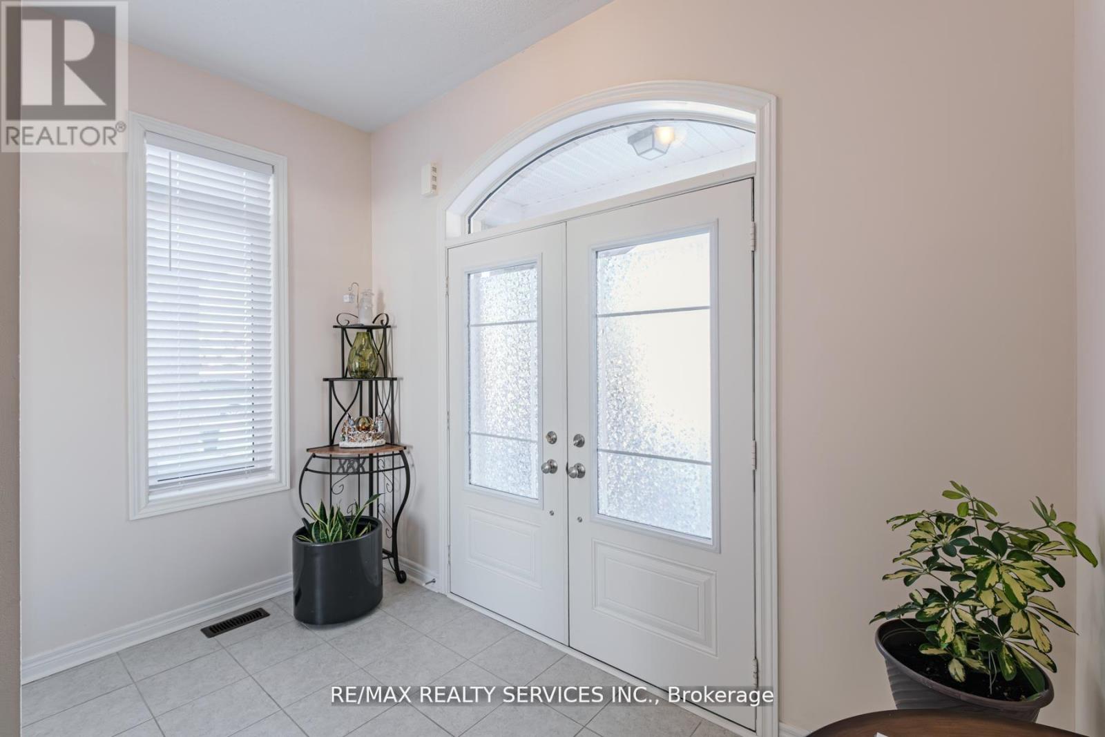 12 Oldham Avenue, Brant, Ontario  N3L 0G7 - Photo 7 - X12944402