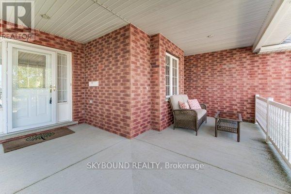 179 Bridgewater Crescent, Waterloo, Ontario  N2T 2M3 - Photo 4 - X12944494