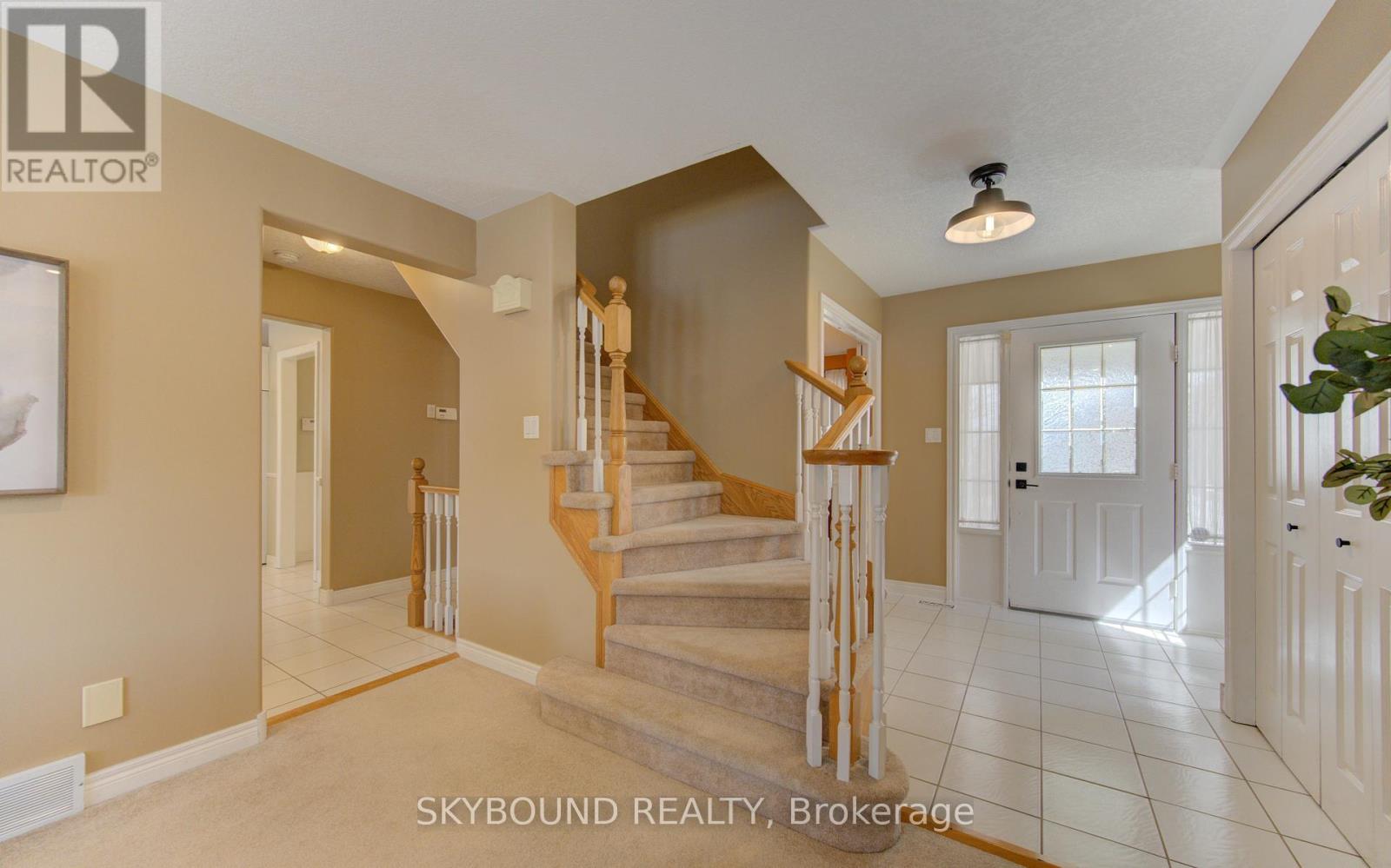 179 Bridgewater Crescent, Waterloo, Ontario  N2T 2M3 - Photo 5 - X12944494