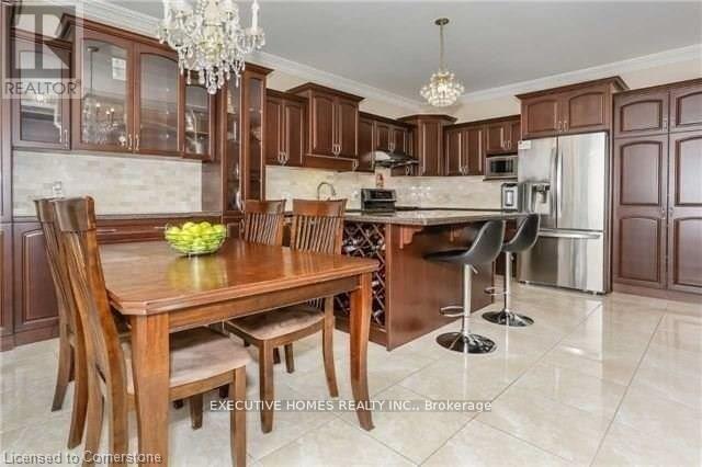 78 Assisi Street, Hamilton (Allison), Ontario  L8W 0A4 - Photo 10 - X12944506