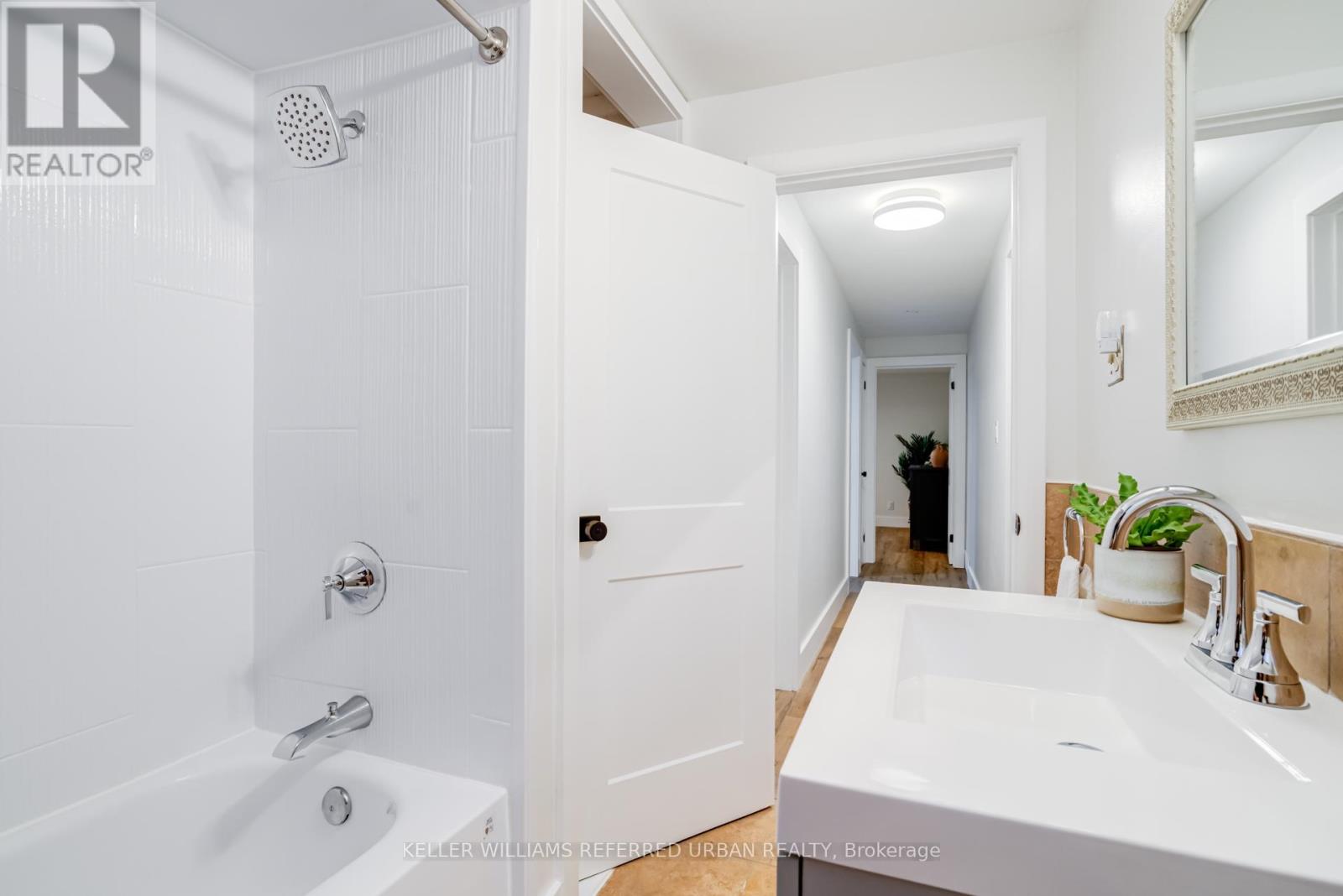 237 Hoover Crescent, Hamilton (Balfour), Ontario  L9A 3H5 - Photo 28 - X12944596