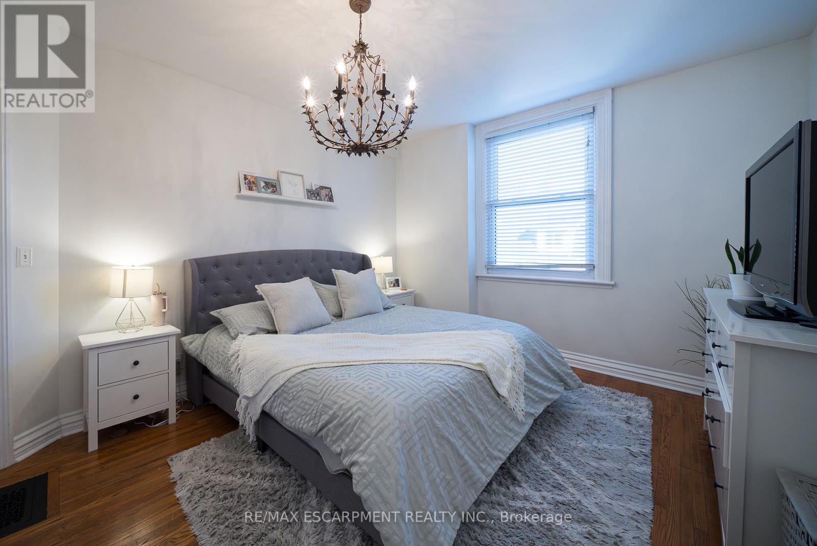 35 Murray Street, Brantford, Ontario  N3S 5N4 - Photo 24 - X12944614