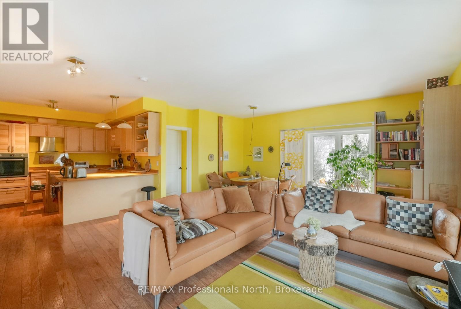 301 - 4 Lake Avenue, Dysart Et Al, Ontario  K0M 1S0 - Photo 10 - X12944722