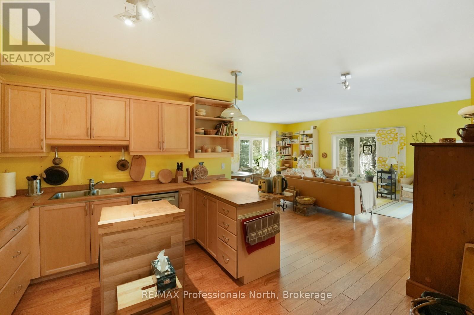 301 - 4 Lake Avenue, Dysart Et Al, Ontario  K0M 1S0 - Photo 11 - X12944722