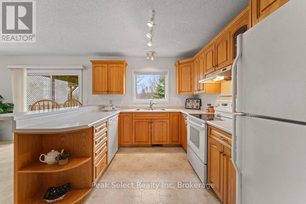 31 - 30 Ann Street, St. Marys, Ontario  N4X 1C8 - Photo 7 - X12944744