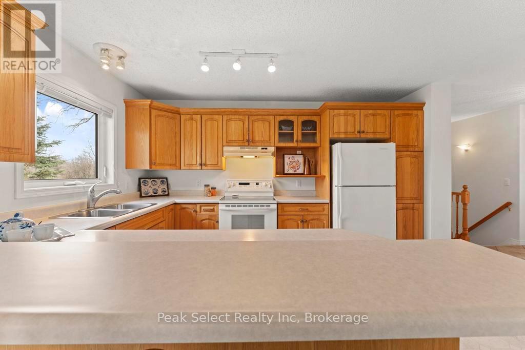 31 - 30 Ann Street, St. Marys, Ontario  N4X 1C8 - Photo 9 - X12944744