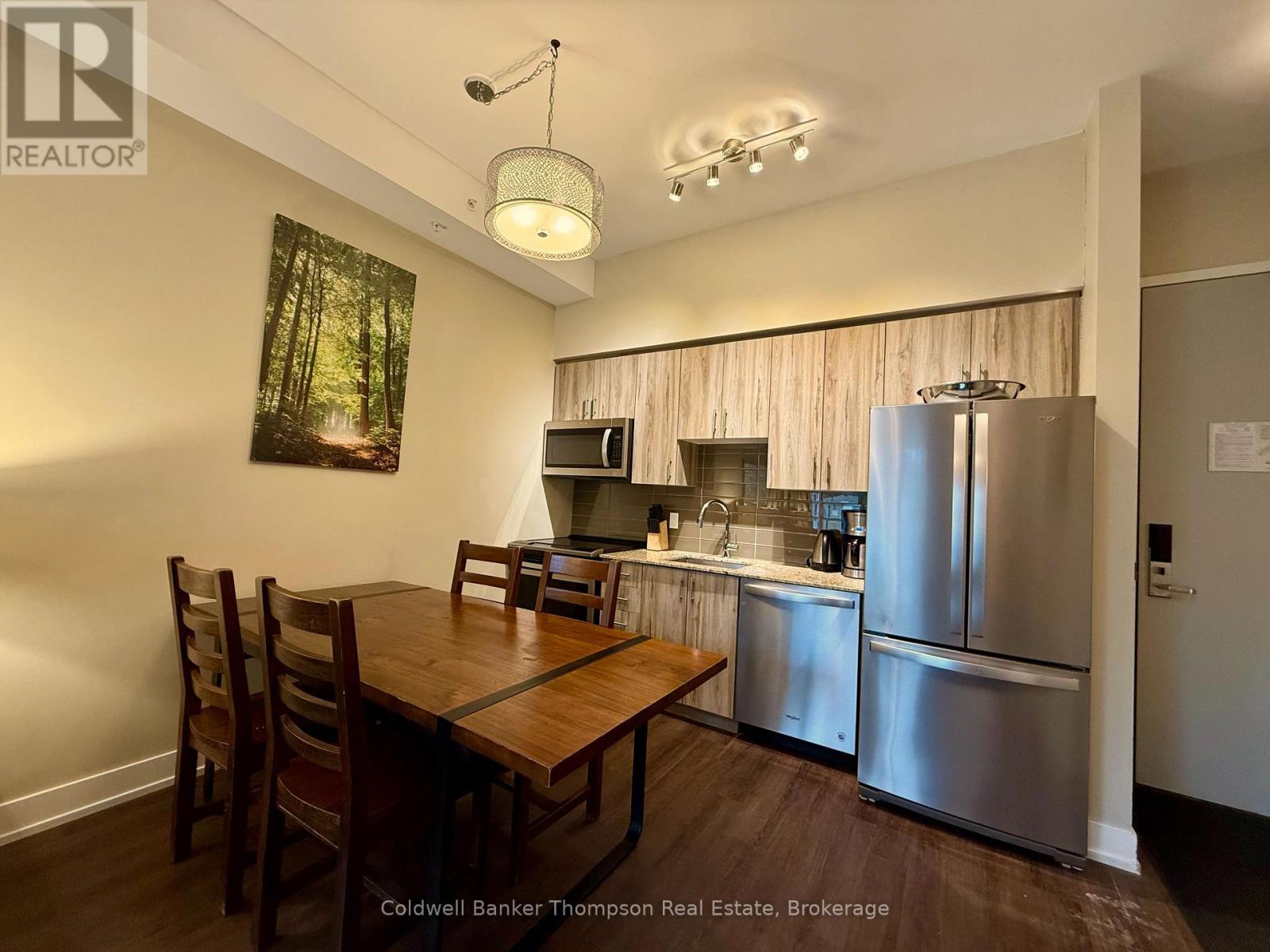 110 - 25 Pen Lake Point Road, Huntsville, Ontario  P1H 1A9 - Photo 6 - X12944746