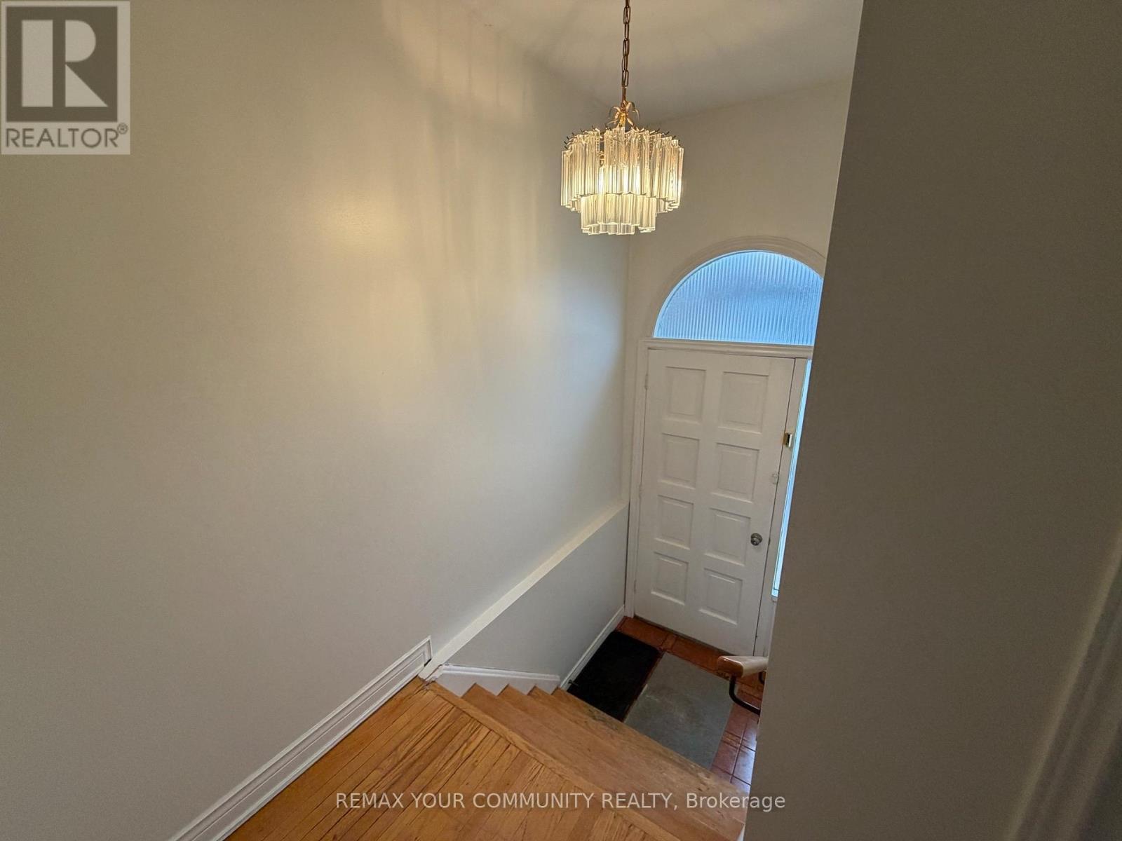 12 Stocco Court, Vaughan, Ontario  L4L 2Y1 - Photo 2 - N12895872