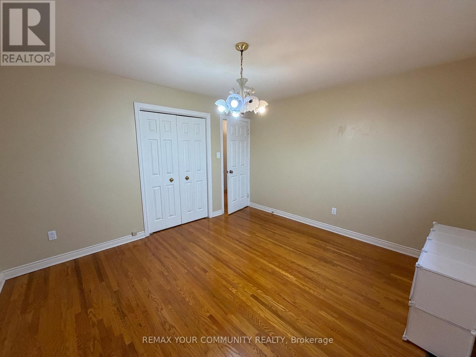 12 Stocco Court, Vaughan, Ontario  L4L 2Y1 - Photo 9 - N12895872