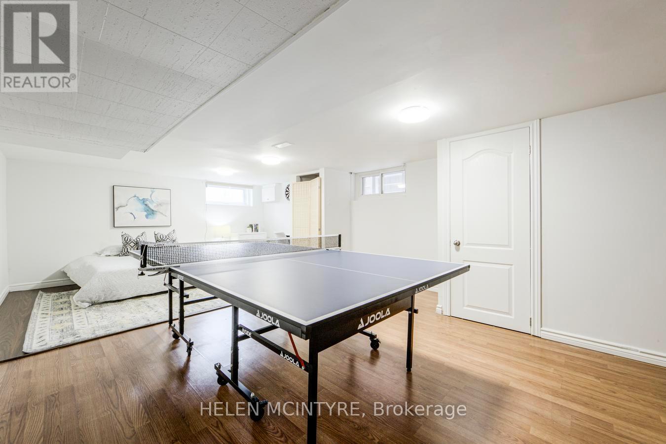 2 Birch Tree Crescent, Toronto (Mount Dennis), Ontario  M6M 2K8 - Photo 27 - W12942450