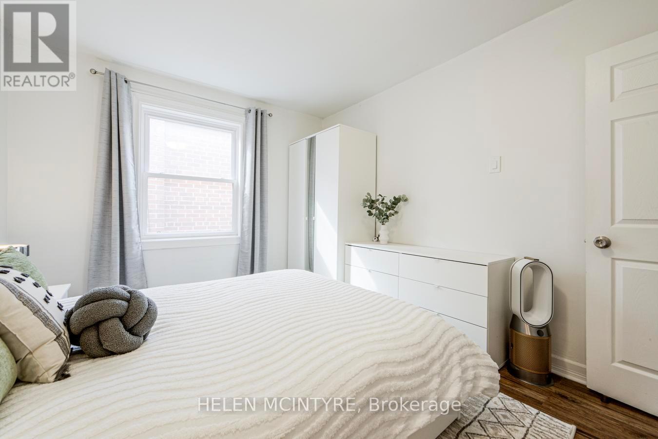 2 Birch Tree Crescent, Toronto (Mount Dennis), Ontario  M6M 2K8 - Photo 14 - W12942450