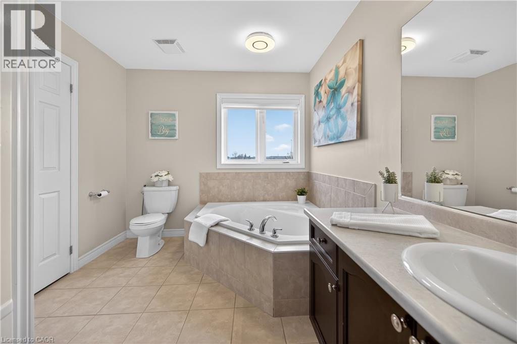 300 Pinehill Drive, Stoney Creek, Ontario  L0R 1P0 - Photo 27 - 40816157