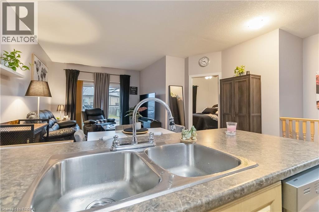 1038 Colborne Street Unit# 32, Brantford, Ontario  N3S 3T6 - Photo 6 - 40814400