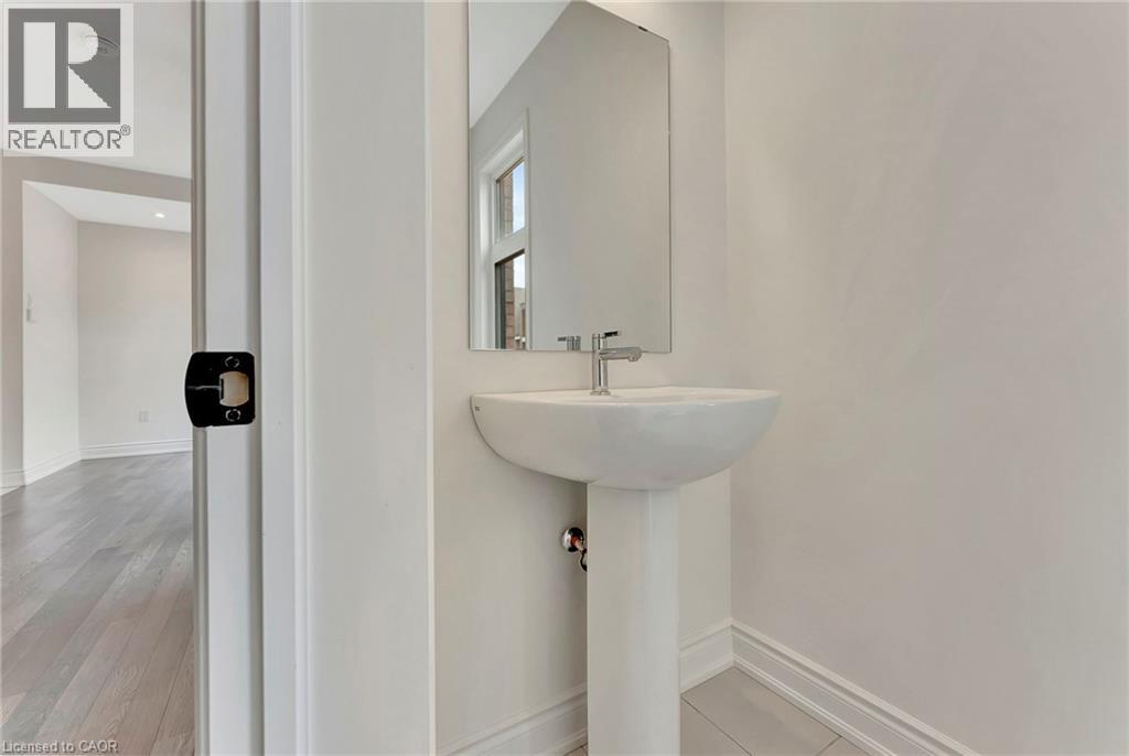 1404 Courtleigh Trail, Oakville, Ontario  L6H 7Y7 - Photo 14 - 40816729