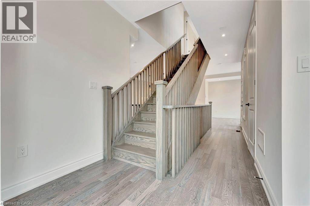 1404 Courtleigh Trail, Oakville, Ontario  L6H 7Y7 - Photo 16 - 40816729