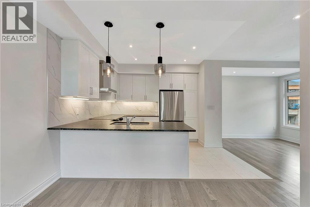 1404 Courtleigh Trail, Oakville, Ontario  L6H 7Y7 - Photo 8 - 40816729