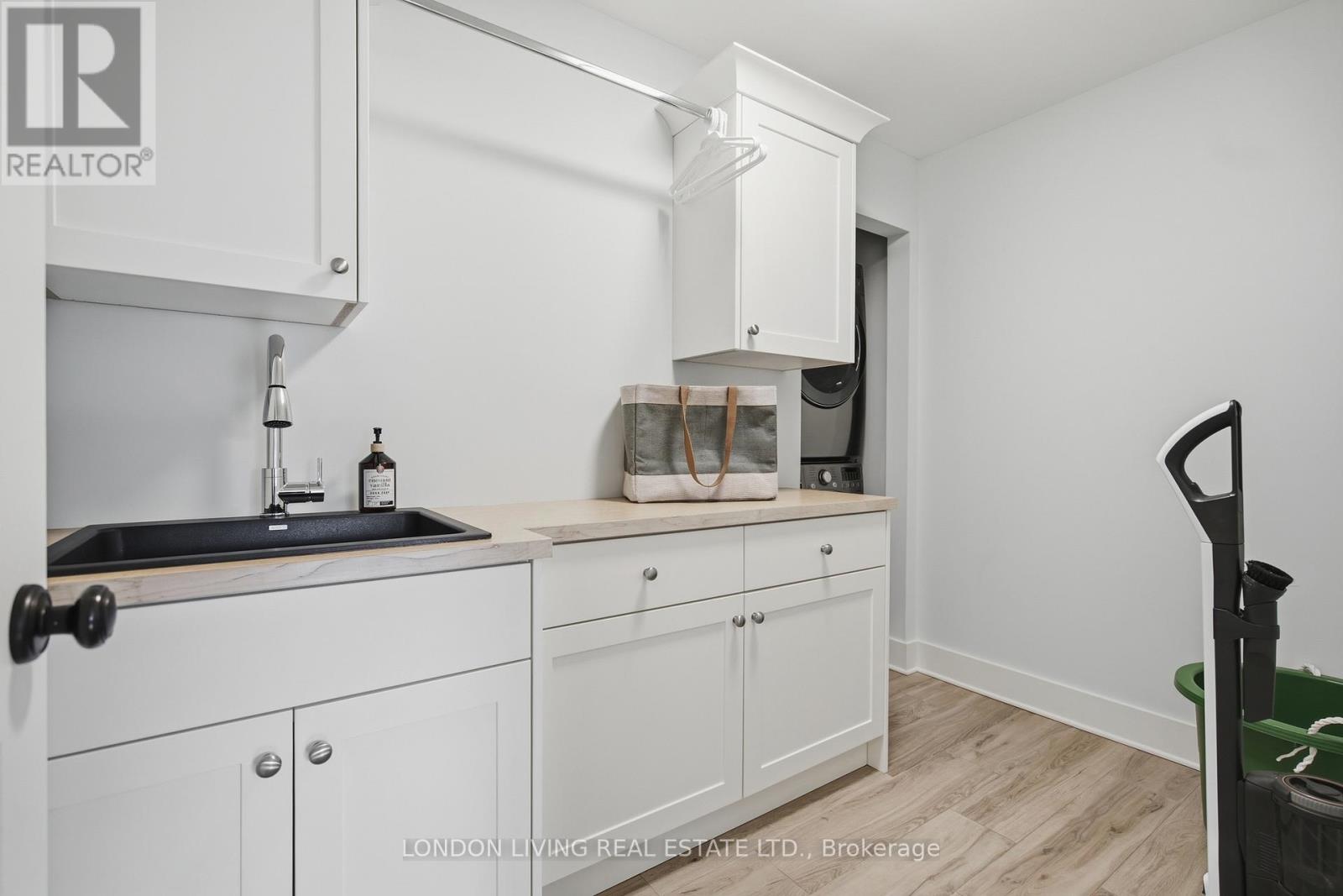 62 Gerrard Street, London South, Ontario  N6C 4C7 - Photo 23 - X12944670