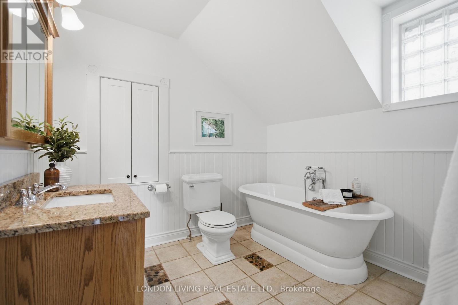 62 Gerrard Street, London South, Ontario  N6C 4C7 - Photo 35 - X12944670