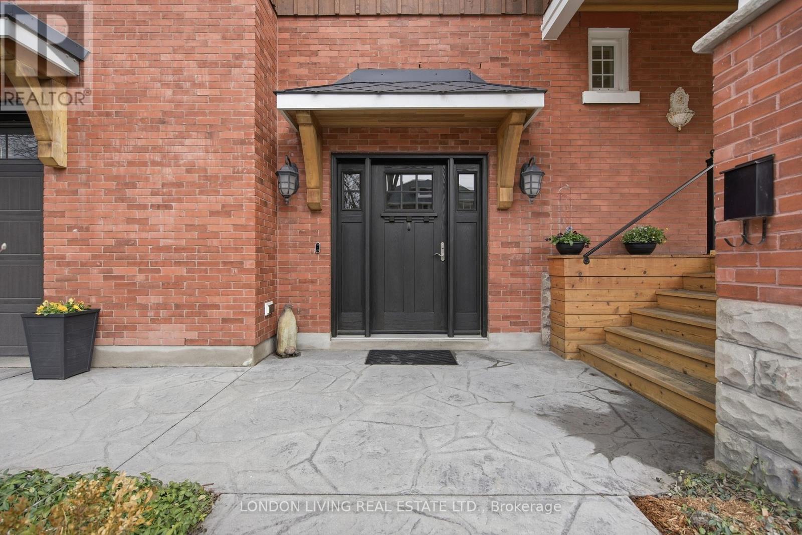 62 Gerrard Street, London South, Ontario  N6C 4C7 - Photo 6 - X12944670