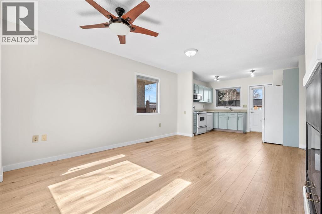 2640 Dovely Court SE, Calgary, Alberta  T2B 3G6 - Photo 4 - A2296864