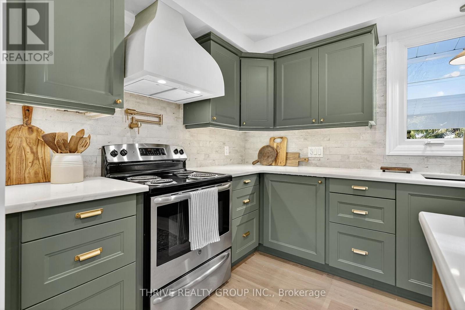 22639 Troops Road, Strathroy-Caradoc, Ontario  N0L 1W0 - Photo 11 - X12944852