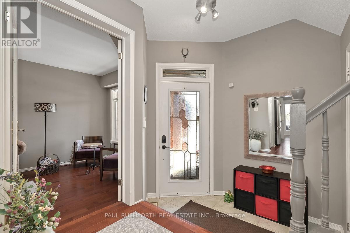 38 Windeyer Crescent, Ottawa, Ontario  K2K 2P7 - Photo 3 - X12944648