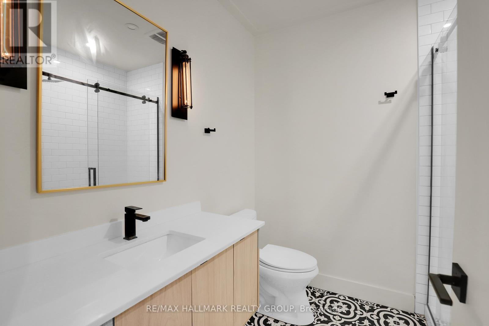 7 - 368 Chapel Street, Ottawa, Ontario  K1N 7Z6 - Photo 11 - X12944736