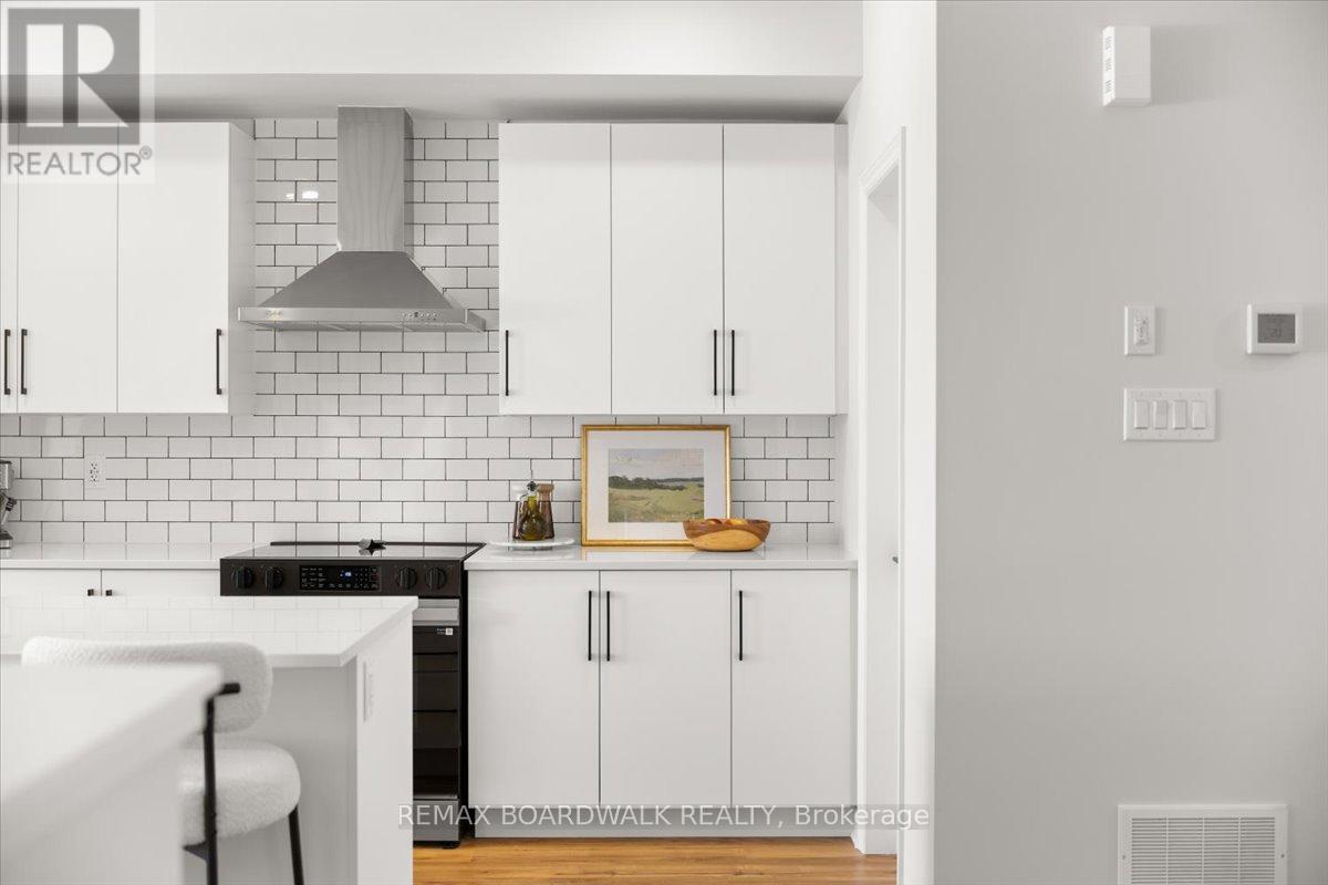 297 Labelle Street, Russell, Ontario  K0A 1W0 - Photo 14 - X12944742