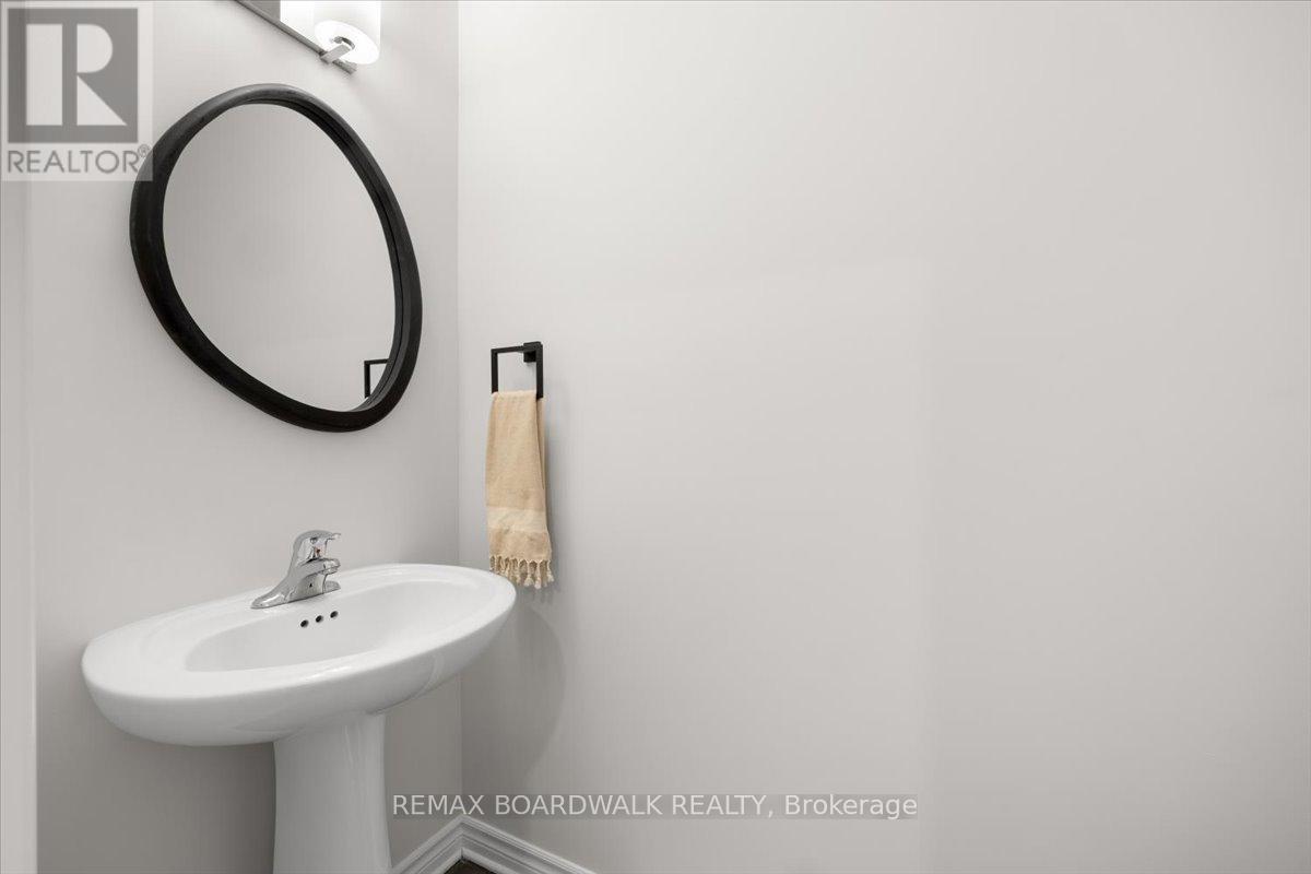 297 Labelle Street, Russell, Ontario  K0A 1W0 - Photo 28 - X12944742