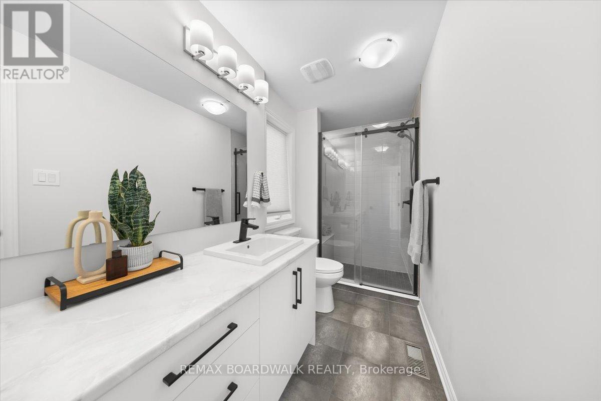 297 Labelle Street, Russell, Ontario  K0A 1W0 - Photo 34 - X12944742