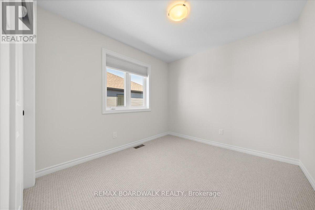 297 Labelle Street, Russell, Ontario  K0A 1W0 - Photo 35 - X12944742