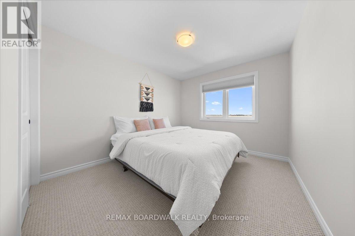 297 Labelle Street, Russell, Ontario  K0A 1W0 - Photo 37 - X12944742