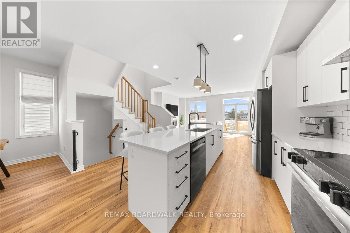 297 Labelle Street, Russell, Ontario  K0A 1W0 - Photo 8 - X12944742