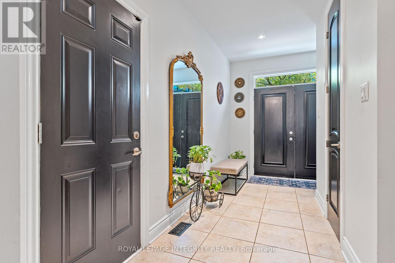 812 Petra Private, Ottawa, Ontario  K2T 0G3 - Photo 2 - X12944750